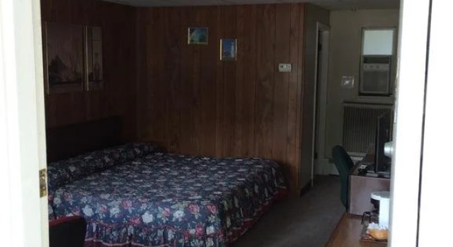 Lake Land Inn, Book Hotel Hoteller i Whitehall med parkering, Parkering