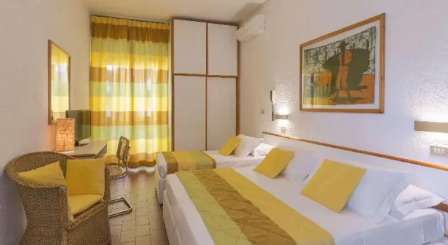Трёхместный номер Standard с видом на море Hotel Bellevue