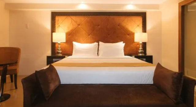 Номер Deluxe OYO 1235 Palette Torre Venezia Suites