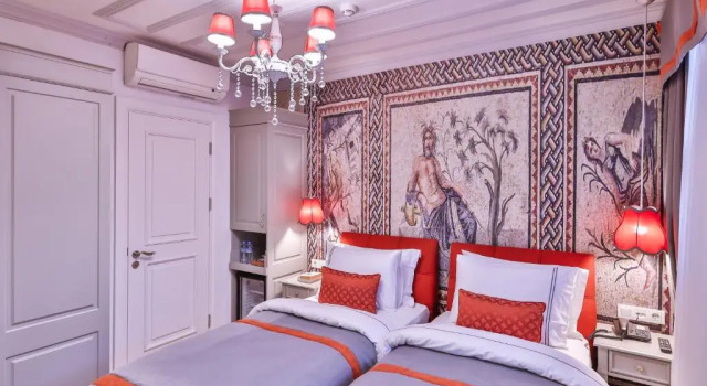 9 Doors Hotel