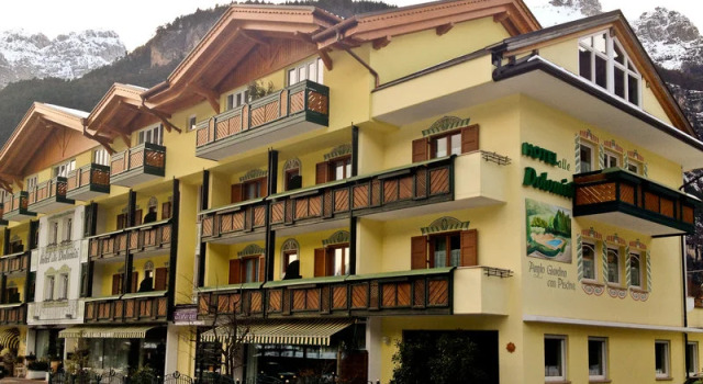 Alle Dolomiti Boutique Lake Hotel