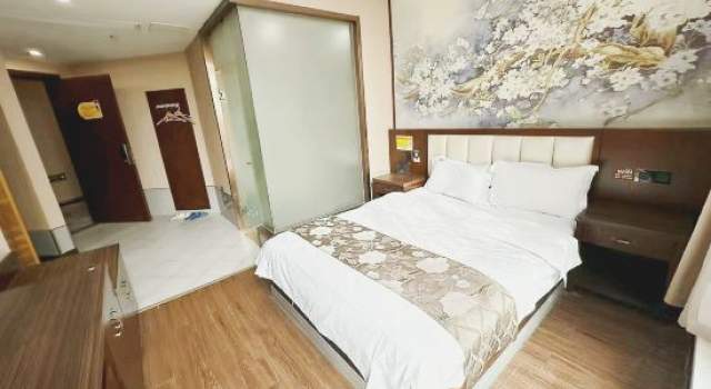 Люкс Nanjing Yi Theme Home Hotel (Fuyang Plaza Suning Universal Tianrun Plaza Branch)