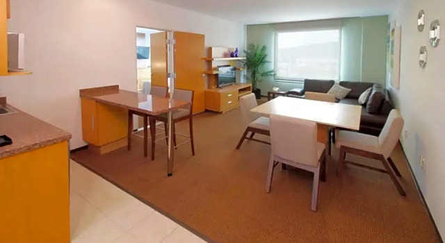 Люкс Deluxe Holiday Inn Express & Suites Irapuato