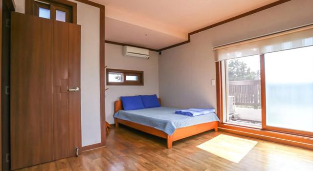 Seogwipo White Castle Pension