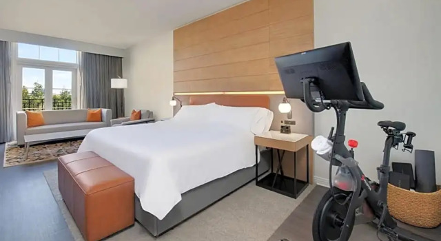 Двухместный полулюкс c 1 комнатой с видом на внутренний двор The Westin Dallas Stonebriar Golf Resort & Spa
