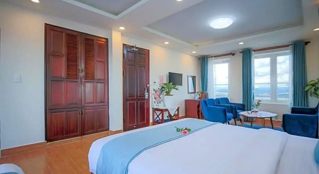 Семейный номер Standard с балконом Rose Valley Hotel Da Lat Vietnam