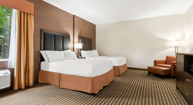 Четырёхместный номер Standard Best Western Plus Fergus Hotel