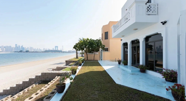 Коттедж Exclusive 5BR Palm Villa w Private Pool and Beach