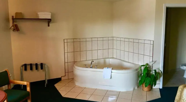Люкс Thumb Heritage Inn