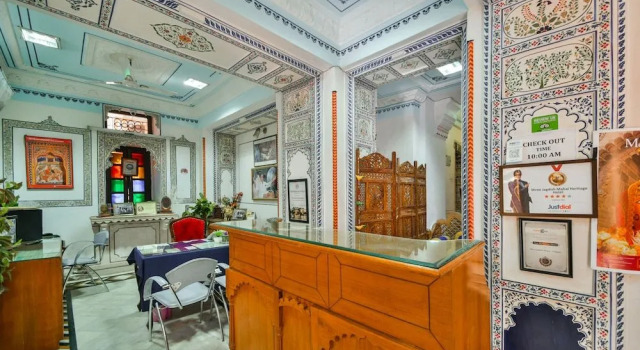 Oyo 5349 Shree Jagdish Mahal Heritage Hotel, Забронировать Отель Отели Удайпур 3 звезды, рядом с Bagore ki Haveli, 3*