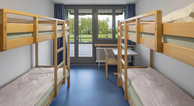 Кровать в общем номере Rapperswil-Jona Youth Hostel