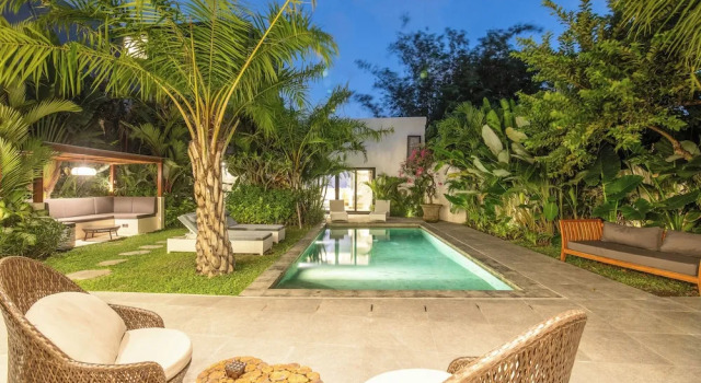 Вилла Elegant 3BR Retreat, Stylish Modern Villa Seminyak