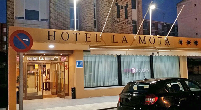 Hotel La Mota by Punta25 Hotels Group, Забронировать Отель Отели Медина-дель-Кампо 3 звезды, рядом с Музей ярмарок Museo de las Ferias, 3*