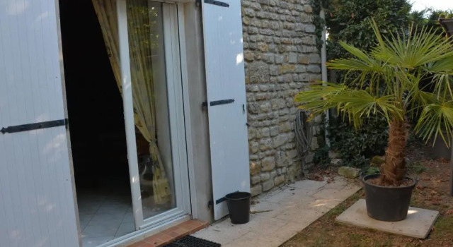 Maison Authentique avec Cour Privée, Wifi et Proximité Activités - Thiré, Vendée - FR-1-426-396, Забронировать Отель Тире Vendée