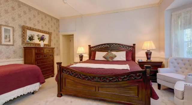 Трёхместный номер Deluxe Mira Monte Inn & Suites