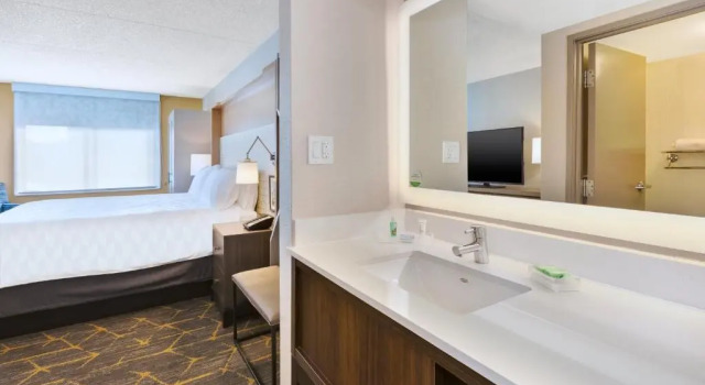 Номер Standard с видом на город Holiday Inn Grand Rapids Downtown by IHG