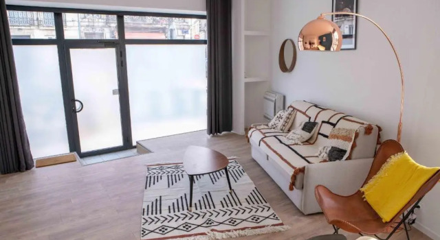 Апартаменты Modern Air Conditioned Apartment