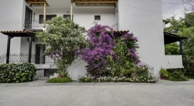 Yiannis Rania Apartments, Book Apartment Kriopigi 