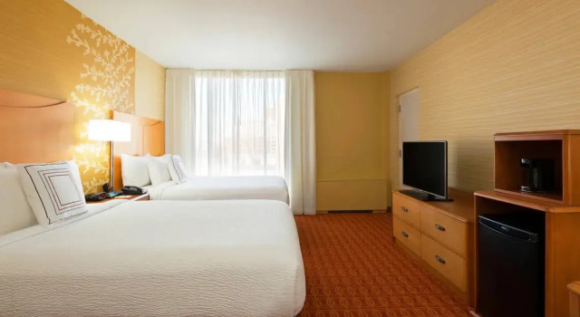 Четырёхместный номер Standard Fairfield Inn & Suites by Marriott Louisville Downtown