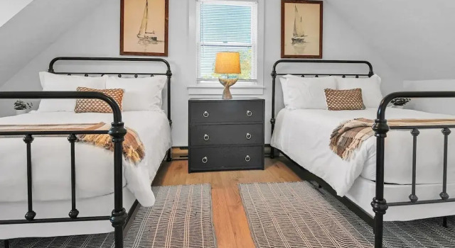 Charming 3br Home In Nantucket's Natural Beauty 3 Bedroom Home, Забронировать Дом для отпуска Коттеджи Нантакет, рядом с The Artists' Association of Nantucket, Коттедж