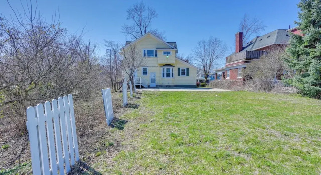 Коттедж < 1 Mi to Old Town Lansing: Home w/ Furnished Deck