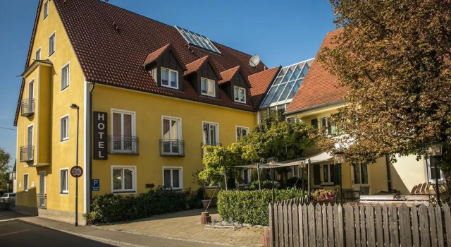 Neumaiers Hirsch -Gasthof und Landhotel, Varaa Hotelli Hotellit Baijeri pysäköinnillä, Pysäköinti