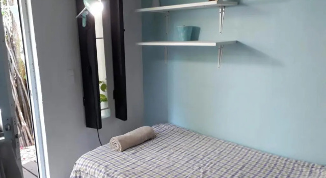 Room in Guest room - Low Budget Small Room, with Wi-Fi Private Bathroom at Downtown Cancun, Prenota Affittacamere Hotel a Quintana Roo con parcheggio, Parcheggio