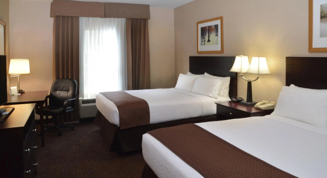 Четырёхместный люкс Holiday Inn Canton (Belden Village) by IHG