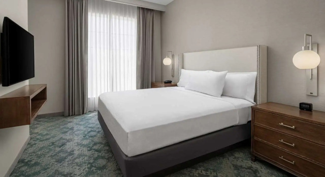 Embassy Suites by Hilton Charleston Harbor Mt. Pleasant, Забронировать Отель Маунт-Плезант Charleston Area