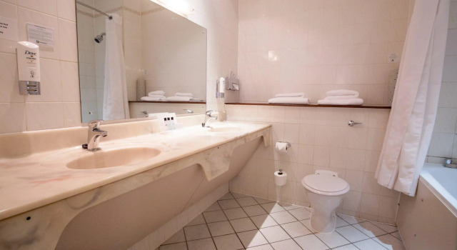Двухместный номер Standard Holiday Inn Corby Kettering Hotel & Spa