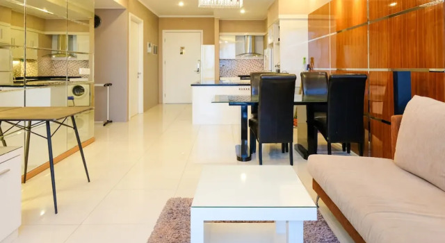 Luxurious 2Br At The Via And The Vue Ciputra World Apartment