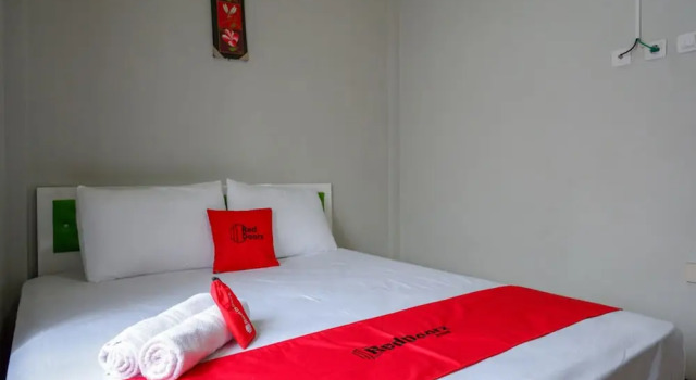 Номер Standard RedDoorz Syariah near Komplek Candi Arjuna Dieng