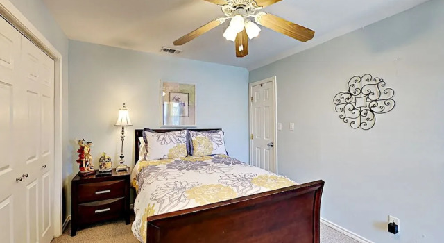 108 E Whiting St House - 2 Br apts by RedAwning