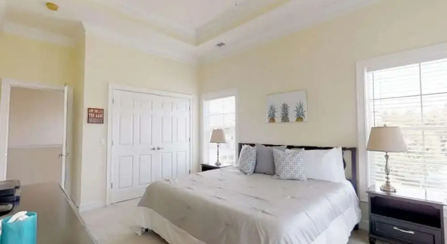 Коттедж Palm Breeze 5 Bedroom Holiday Home