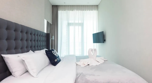 Апартаменты Luxury Simply Comfort Vacation Homes Rental Spacious Apts in J One Canal Views Quiet & Central