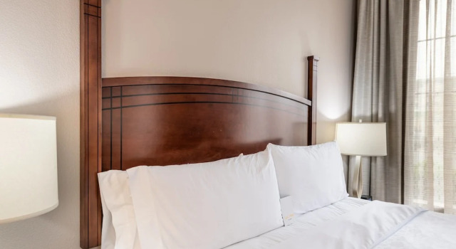 Двухместный люкс Staybridge Suites North Charleston by IHG