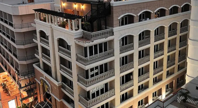 Четырёхместный люкс Deluxe Whitehouse Condotel