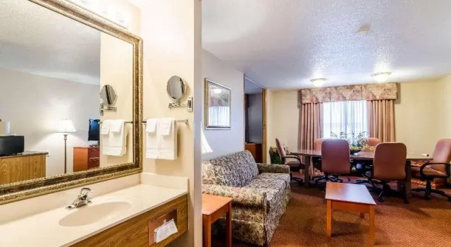 Номер Standard Holiday Inn Express ALLIANCE
