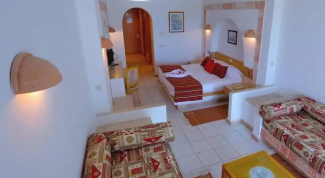 Четырёхместный номер Standard с балконом и с видом на море Aljazira Beach & Spa  -  Families and Couples Only