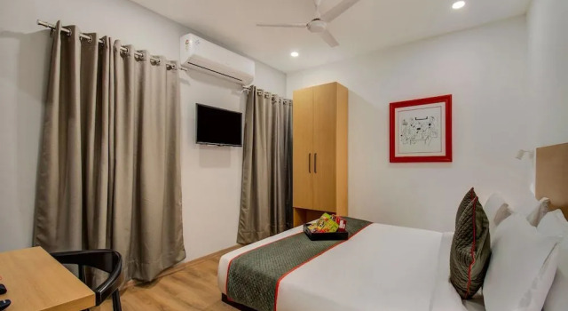 OYO Townhouse 066 Nagpur station CA Road, Забронировать Отель Отели Нагпур с завтраком, рядом с Железнодорожный вокзал Нагпур, Завтраки