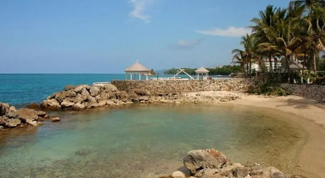 Chrisanns Beach Resort Apartment 10, Rezervovat Apartmán Hotely v Ocho Rios Coast s bazénem, Bazén