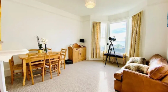 Beachfront Retreat With Panoramic Views Of The Bay, Buchen Sie Hotel Whitstable Kent, in der Nähe von Whitstable Beach