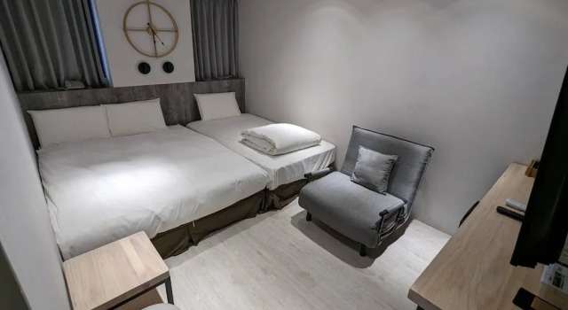 Трёхместный семейный номер Standard c 1 комнатой с видом на город Yes Home Hotel