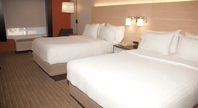 Четырёхместный люкс Holiday Inn Express Hotel & Suites Athens by IHG