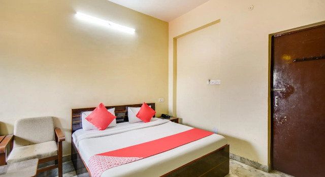 OYO 72203 Hotel Shrinath