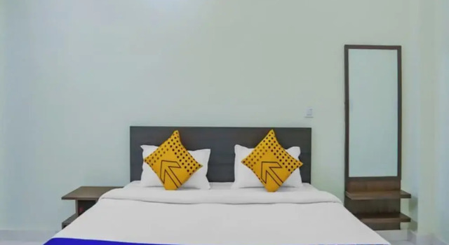 Номер Deluxe Goroomgo Subha Residency Banglore