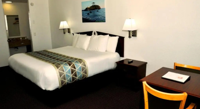 Номер Standard Westward Inn