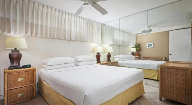 Люкс с 1 спальней и 1 ванной комнатой oceanfront Aston at Papakea Resort