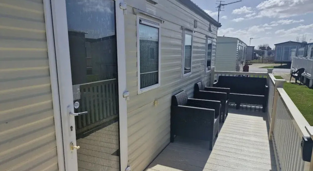 3-bed Caravan, Sleeps 8, Pool & Beach