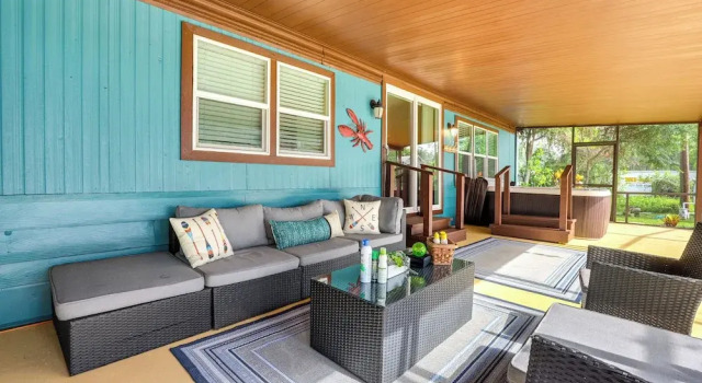 Коттедж Lakefront Home w/ Hot Tub & Dock in Orlando!